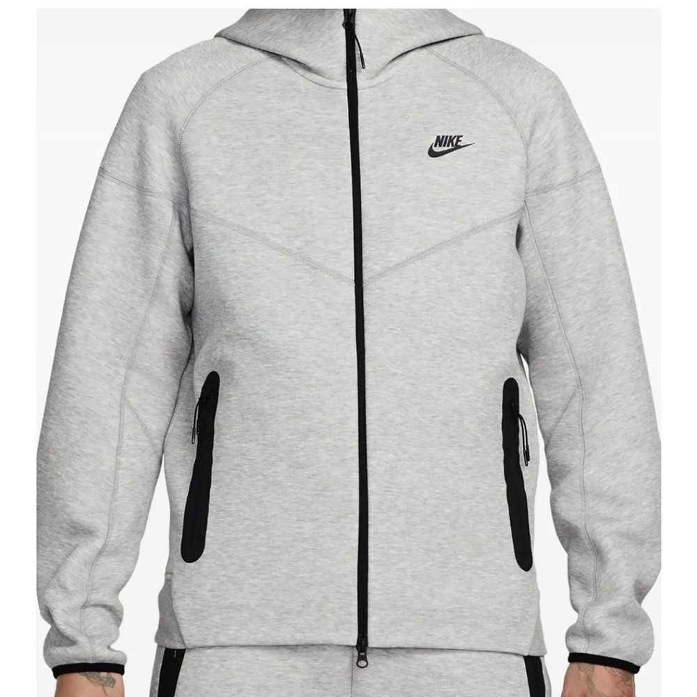 Nike Sportswear Tech Fleece Windrunner Full-Zip Hoodie - Picture 10 of 13